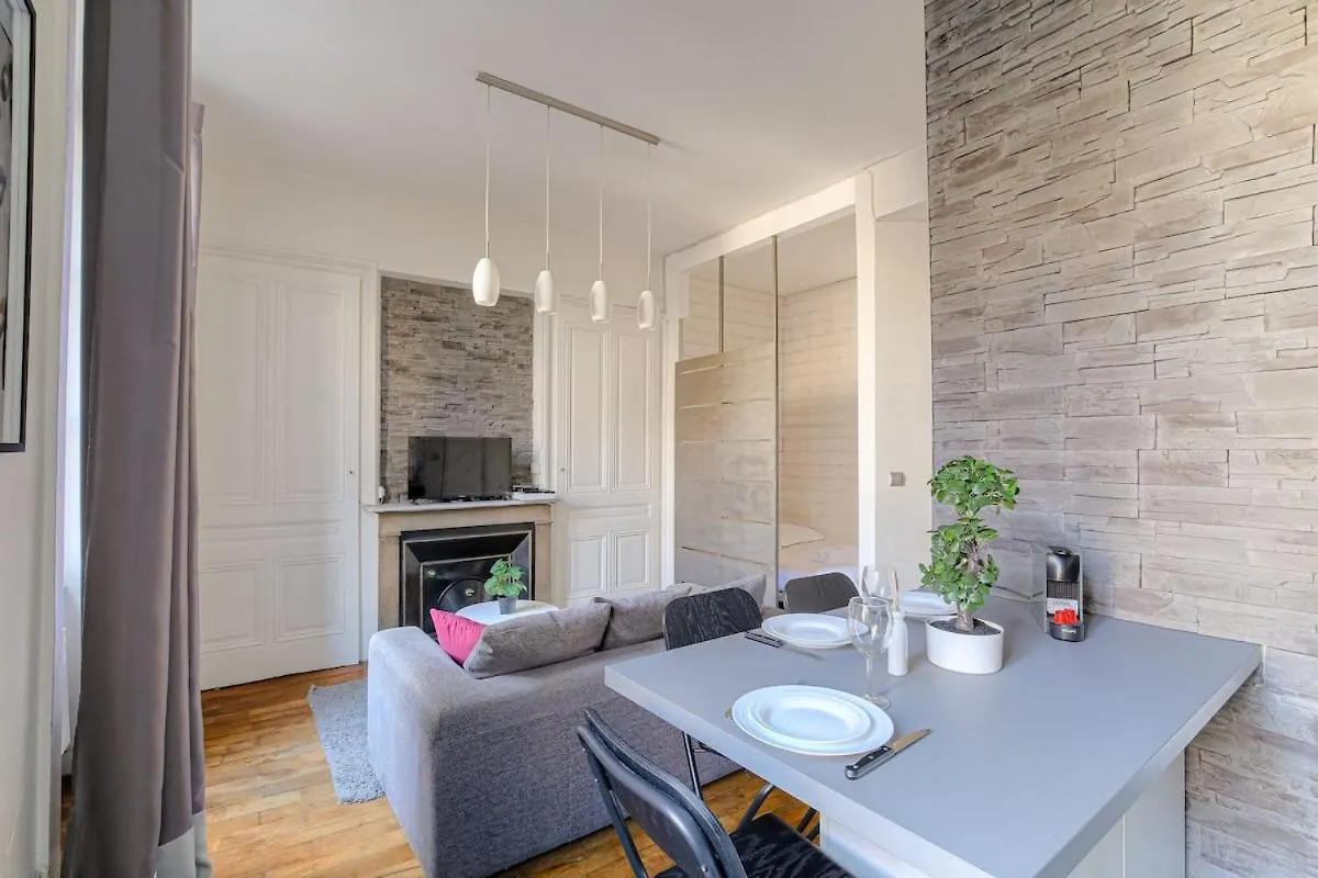 Joli Studio Fonctionnel, 2 Personnes, Charpennes Villeurbanne 0*,